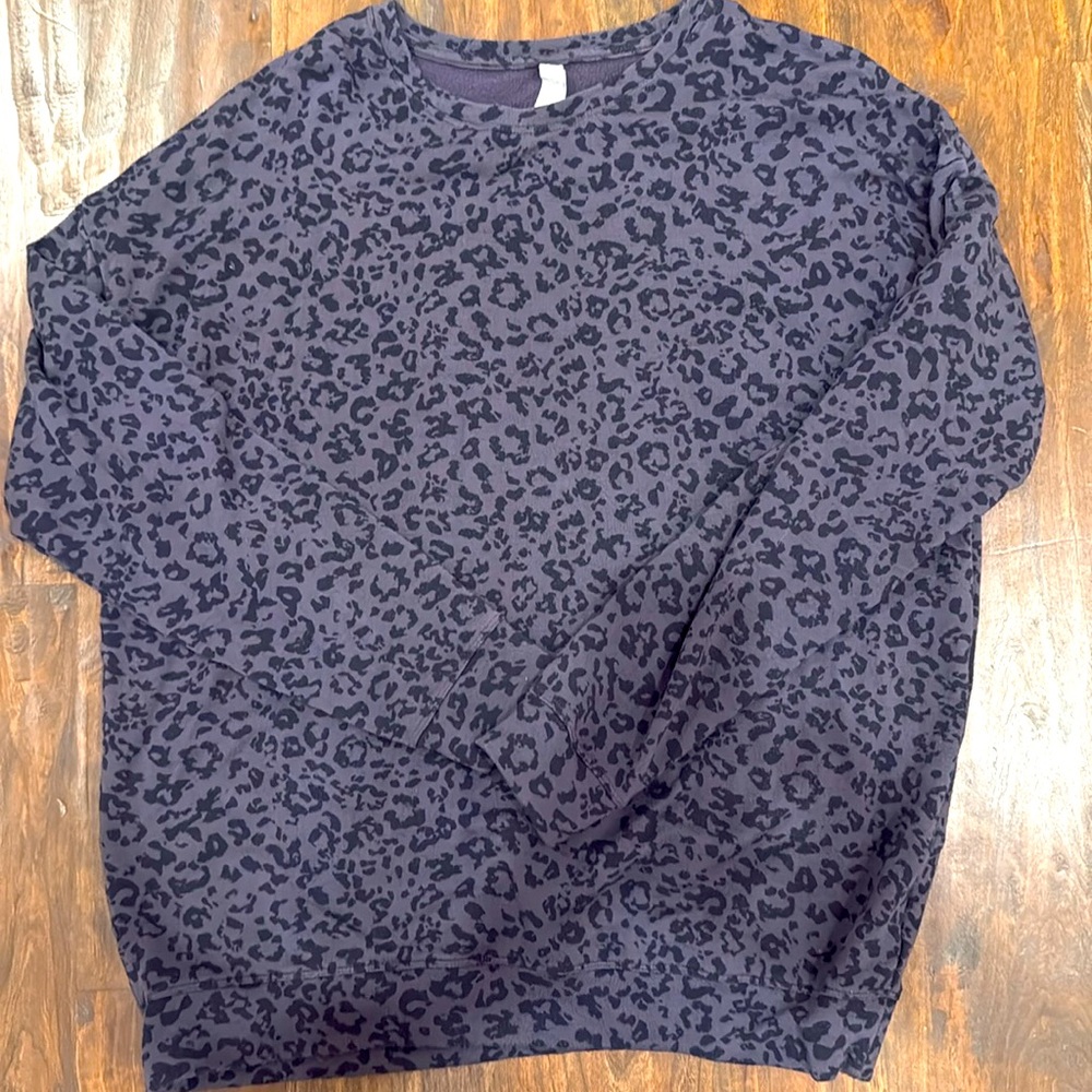 Great condition Athleta sweatshirt!